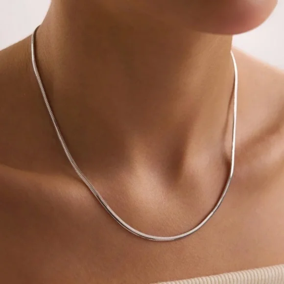 Genuine Italian 925 Sterling Silver 2mm Snake Chain 18in/45cm Long Brand New - Picture 8 of 8